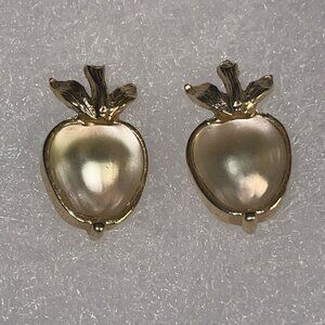 Vintage Sarah Coventry‎ Frosted Apple Pierced Stud Earrings Gold Tone E15